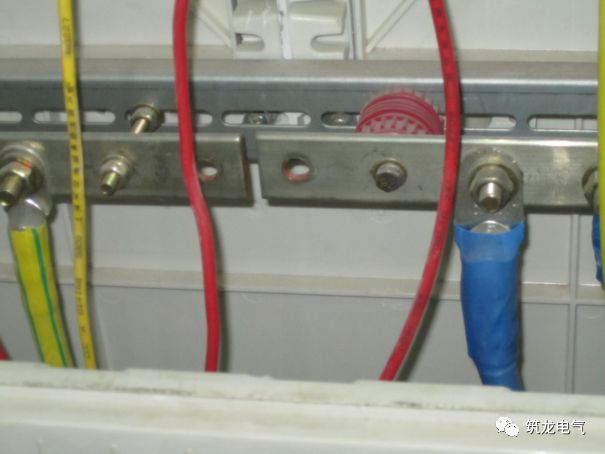 《建筑電氣工程施工質(zhì)量驗收規(guī)范》GB50303-2015 配電箱(機柜)安裝詳細說明！