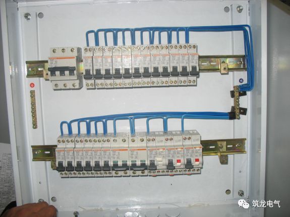 《建筑電氣工程施工質(zhì)量驗收規(guī)范》GB50303-2015 配電箱(機柜)安裝詳細說明！