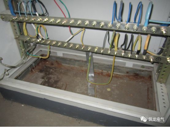 《建筑電氣工程施工質(zhì)量驗收規(guī)范》GB50303-2015 配電箱(機柜)安裝詳細說明！