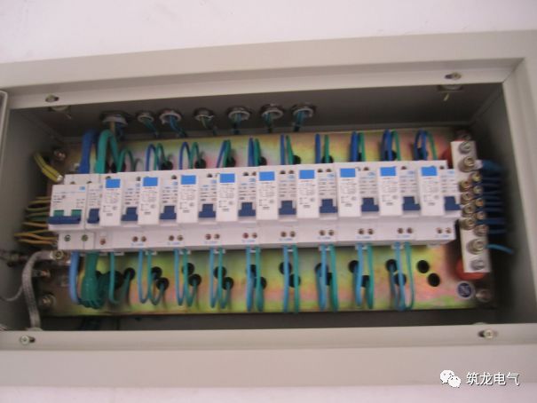 《建筑電氣工程施工質(zhì)量驗收規(guī)范》GB50303-2015 配電箱(機柜)安裝詳細說明！